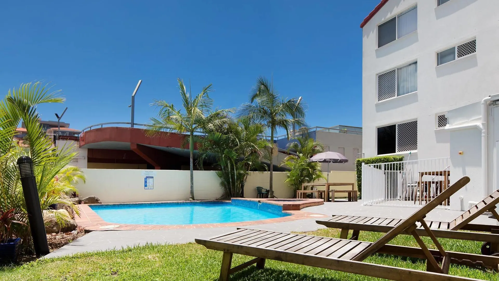Burleigh Point Holiday Apartments Gold Coast Aparthotel