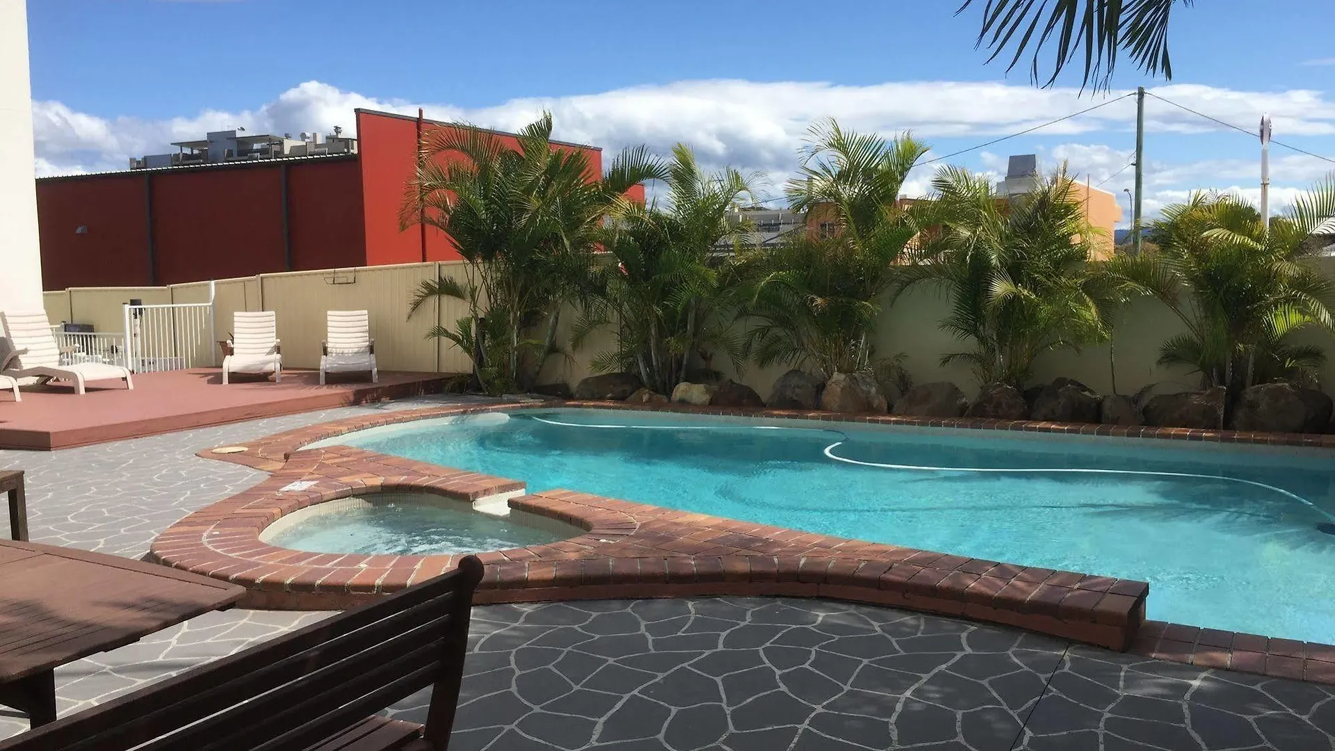 Burleigh Point Holiday Apartments Gold Coast